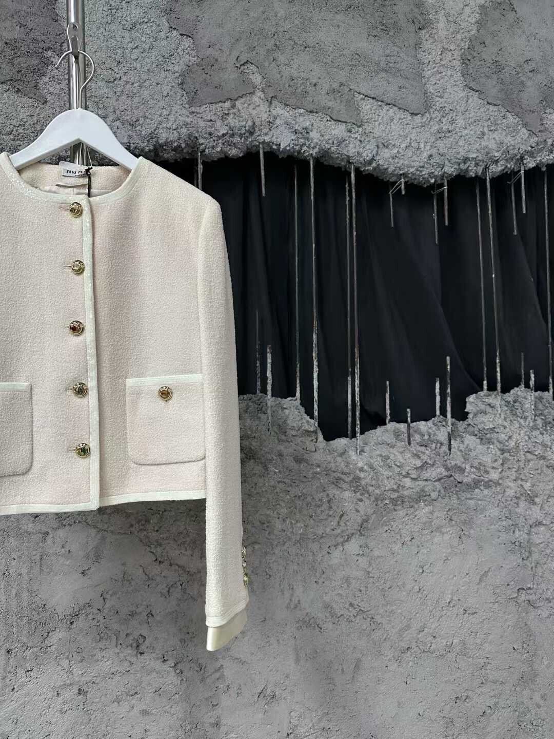 Miu Miu miumiu short cream classic jacket Size M / US 6-8 / IT 42-44 - 4 Thumbnail