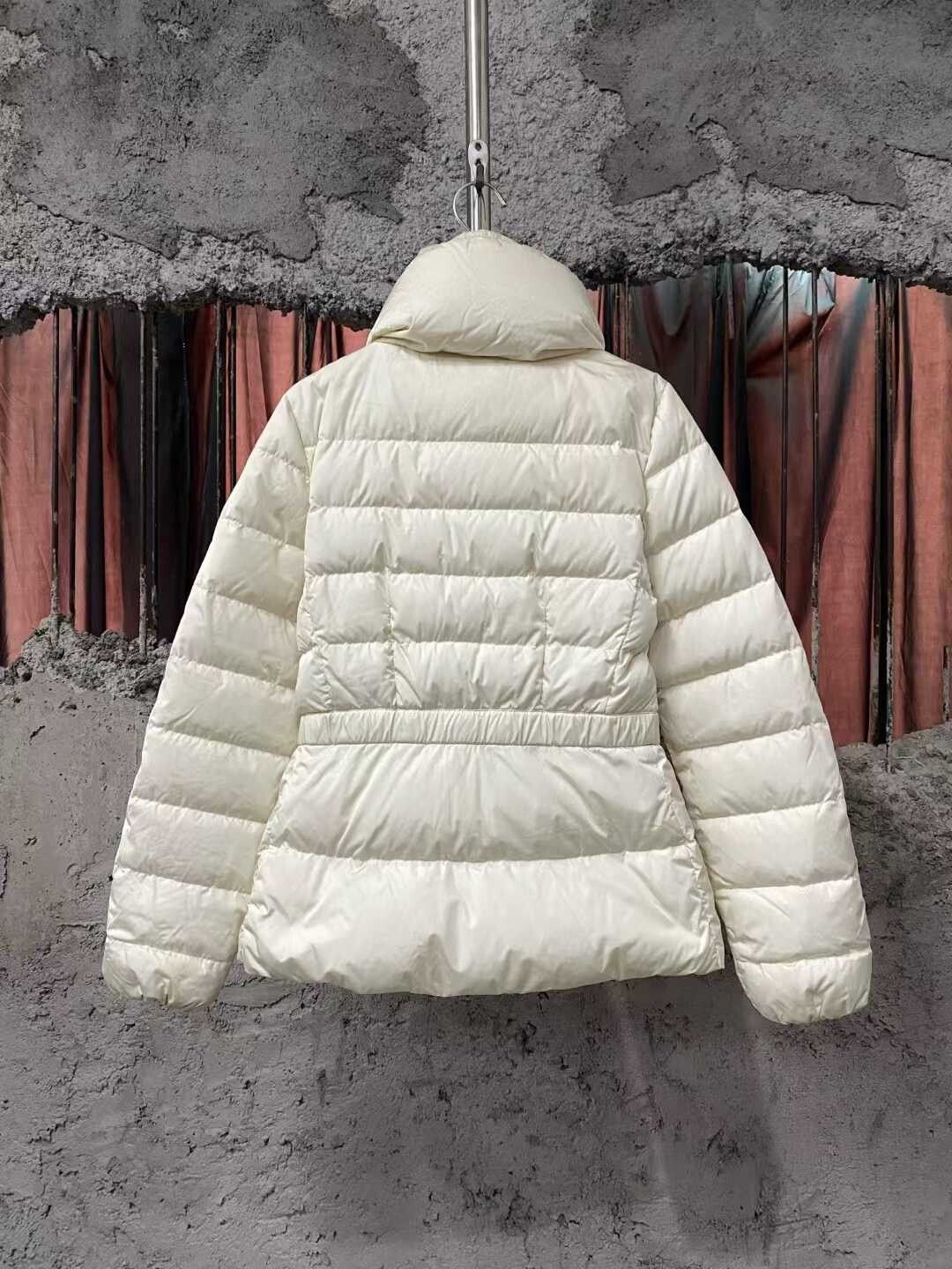 Moncler moncler cream belt puffer jacket Size S / US 4 / IT 40 - 2 Thumbnail