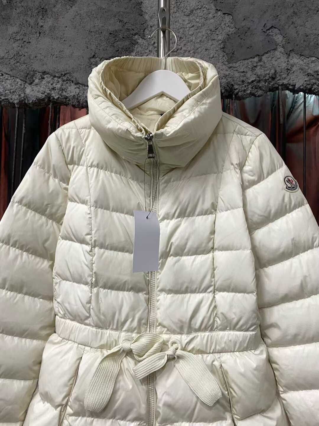 Moncler moncler cream belt puffer jacket Size S / US 4 / IT 40 - 3 Thumbnail