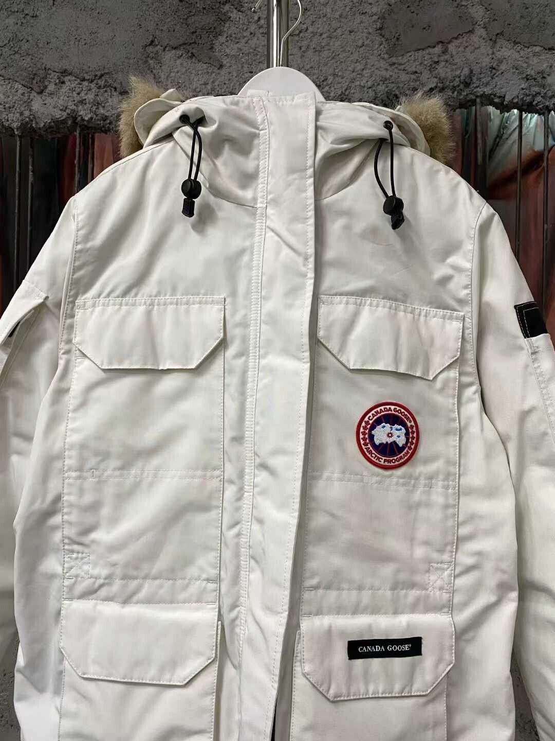 Canada Goose white canada goose expedition down jacket Size US L / EU 52-54 / 3 - 3 Thumbnail