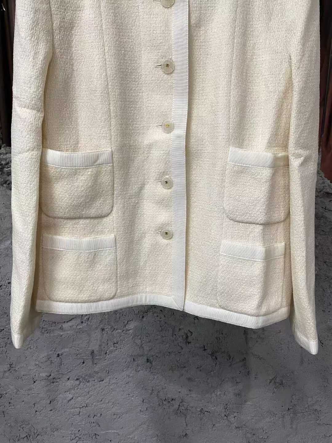 Chanel vintage chanel cream button-up coat Size M / US 6-8 / IT 42-44 - 3 Thumbnail