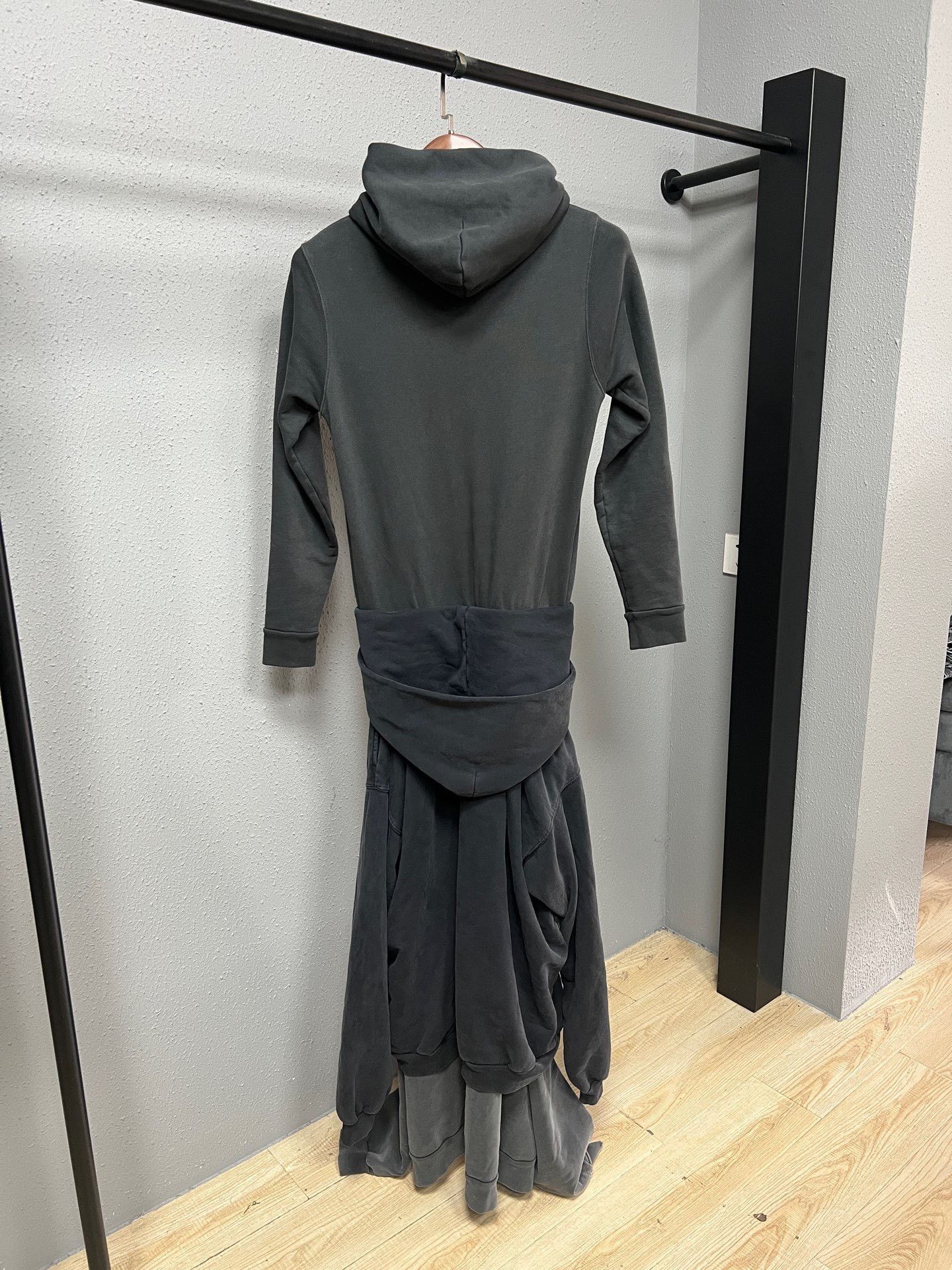 Balenciaga balenciaga hoodie dress with layered skirt Size M / US 6-8 / IT 42-44 - 2 Thumbnail