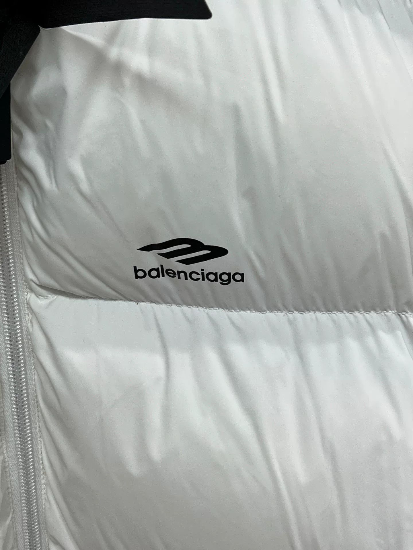 Balenciaga balenciaga white 3b down jacket Size US L / EU 52-54 / 3 - 3 Thumbnail
