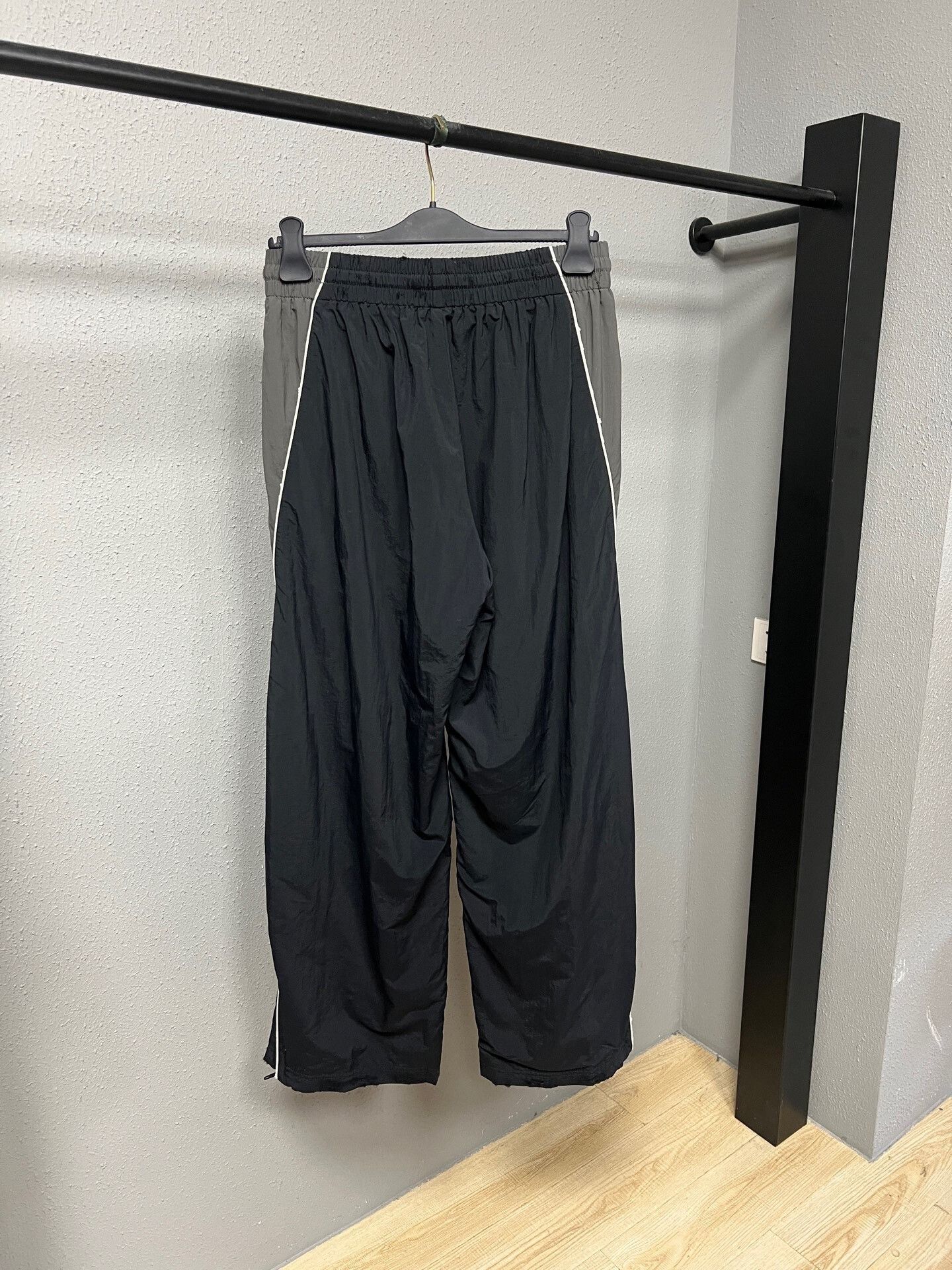 Balenciaga balenciaga x puma athletic pants in black Size US 30 / EU 46 - 2 Thumbnail