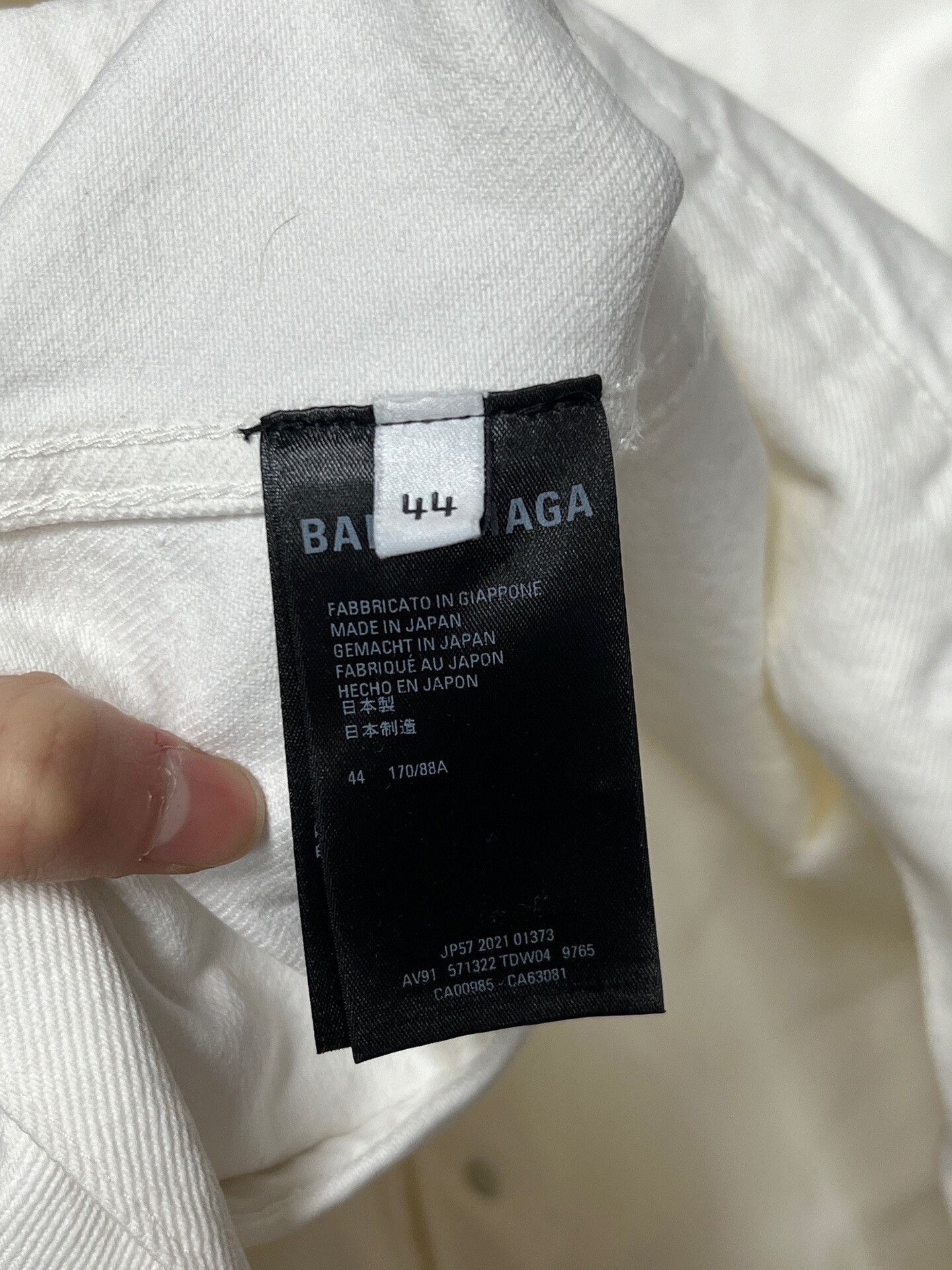 Balenciaga balenciaga white denim jacket size 44 Size US M / EU 48-50 / 2 - 3 Thumbnail
