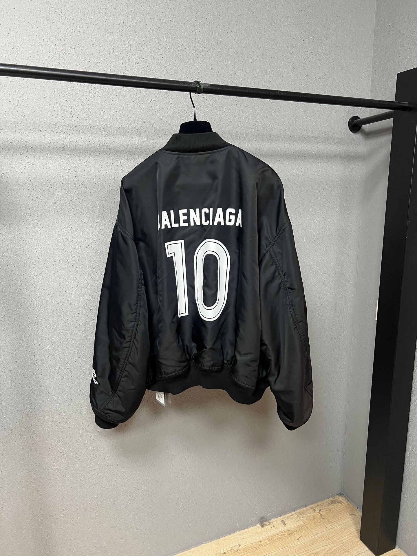 Balenciaga Balenciaga Black Bomber Jacket with Logo Size US XXS / EU 40 - 2 Thumbnail