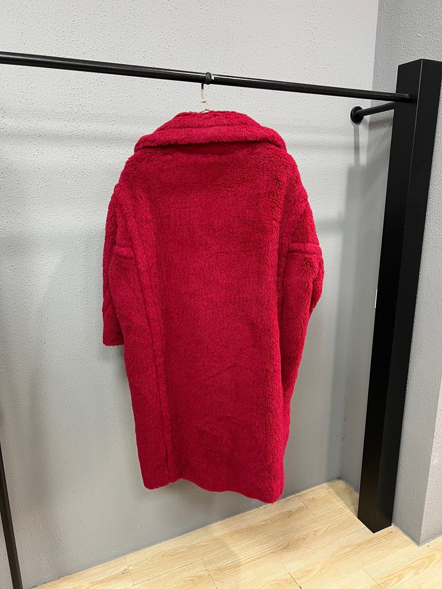 Max Mara maxmara red teddy coat size small Size S / US 4 / IT 40 - 2 Thumbnail