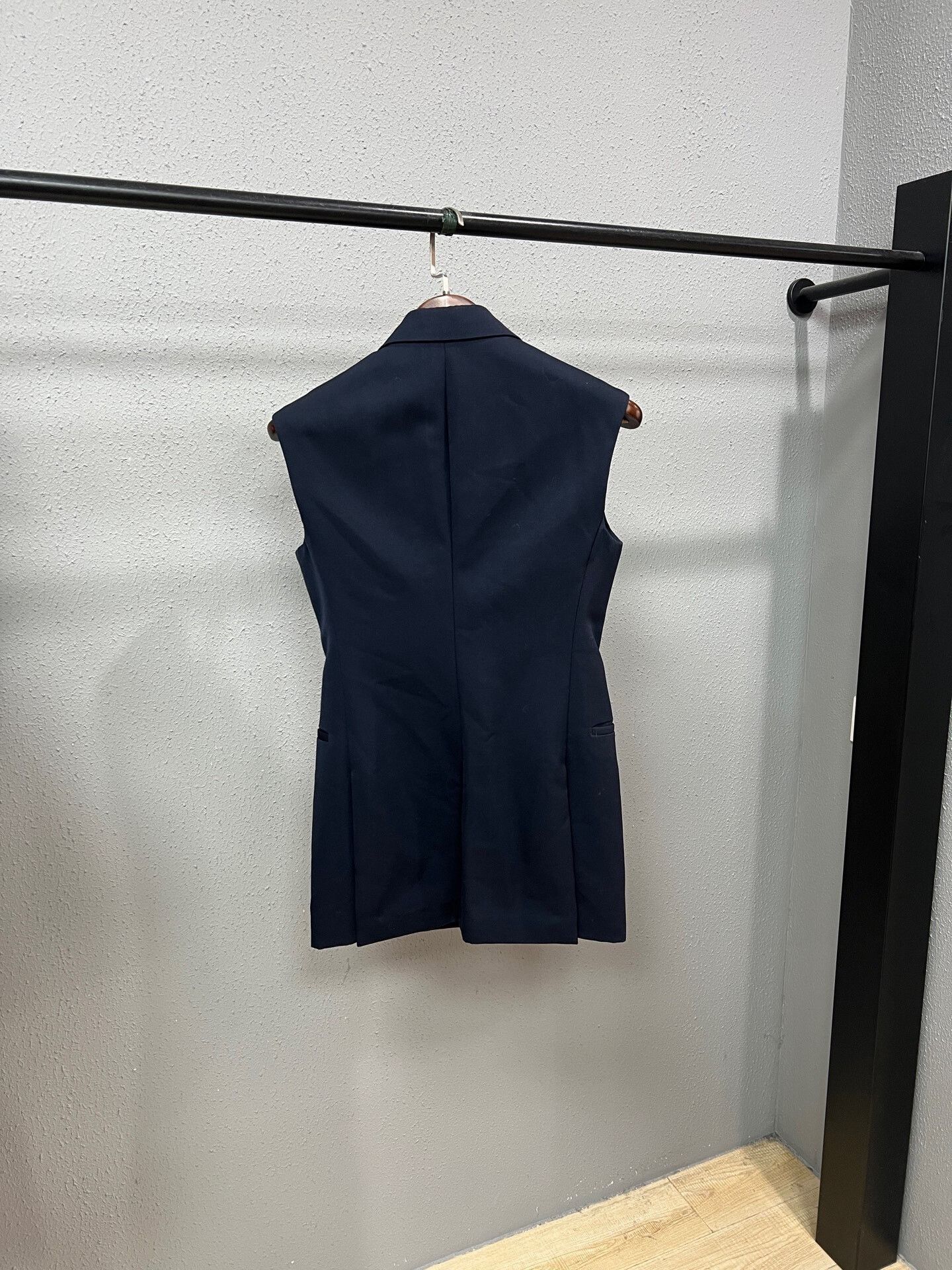 Louis Vuitton louis vuitton sleeveless blazer vest Size XS / US 0-2 / IT 36-38 - 2 Thumbnail