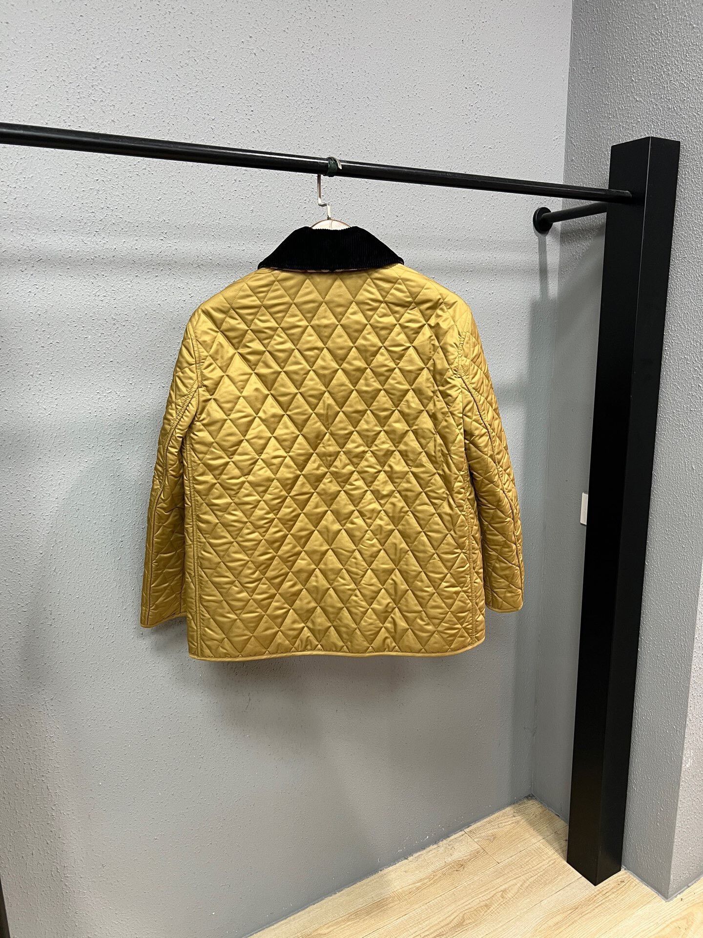 Burberry Burberry Gold Quilted Cotton Jacket Size L / US 10 / IT 46 - 2 Thumbnail