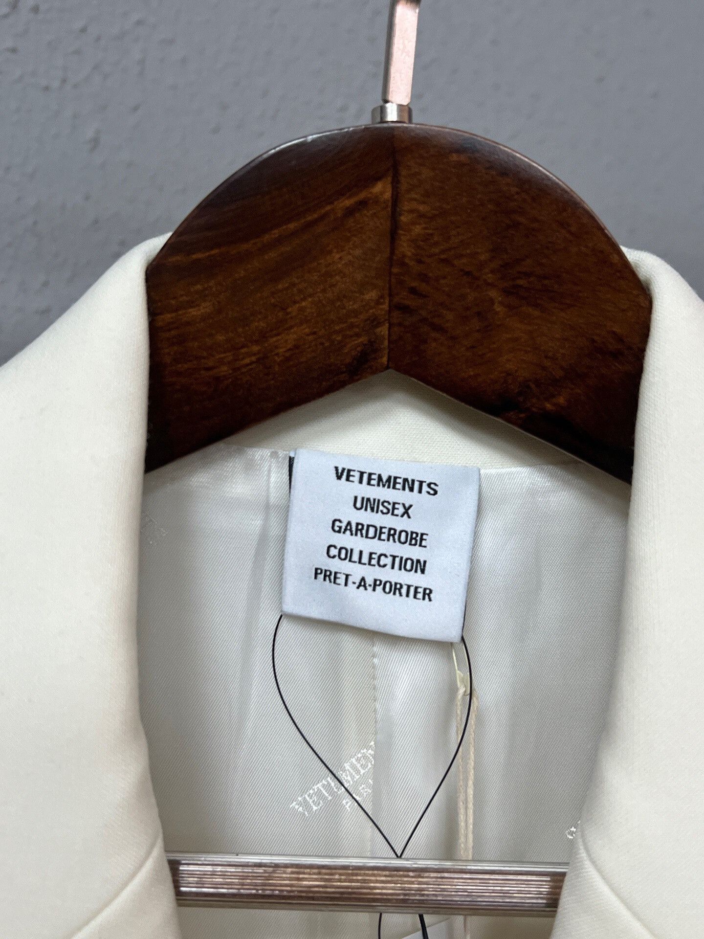 Vetements Vetements White Long Coat Size Small Size S / US 4 / IT 40 - 4 Thumbnail