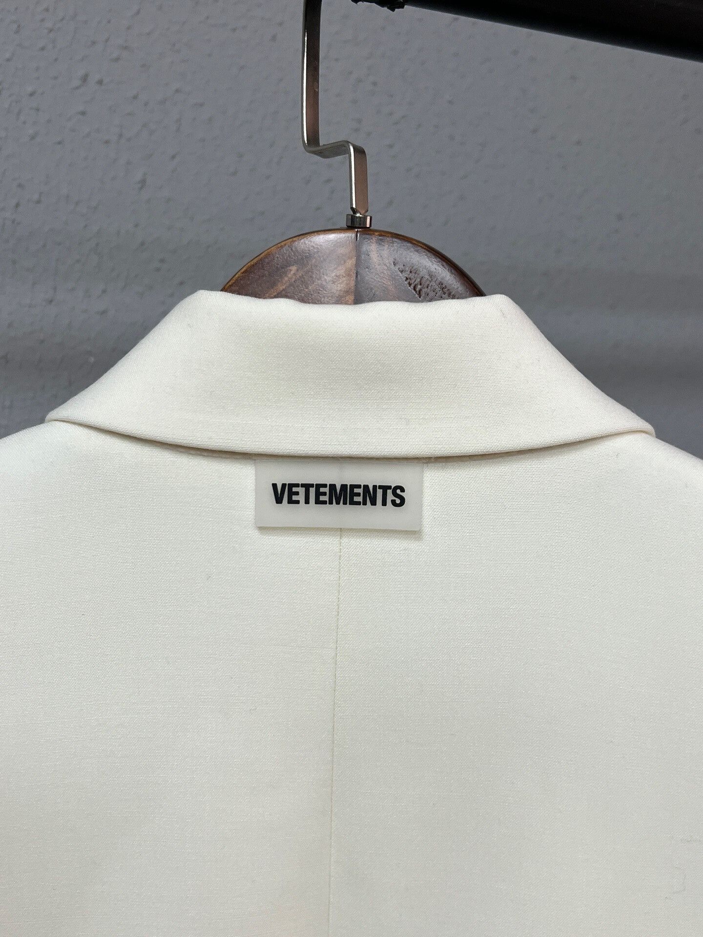 Vetements Vetements White Long Coat Size Small Size S / US 4 / IT 40 - 3 Thumbnail