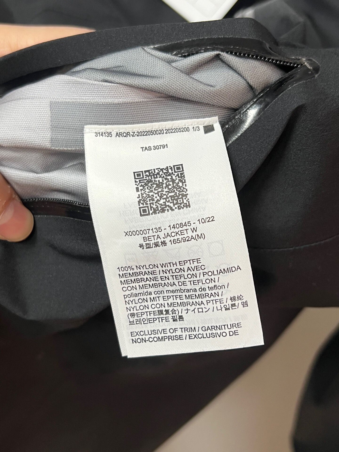 Arc'teryx arcteryx beta black shell jacket size m Size US M / EU 48-50 / 2 - 3 Thumbnail