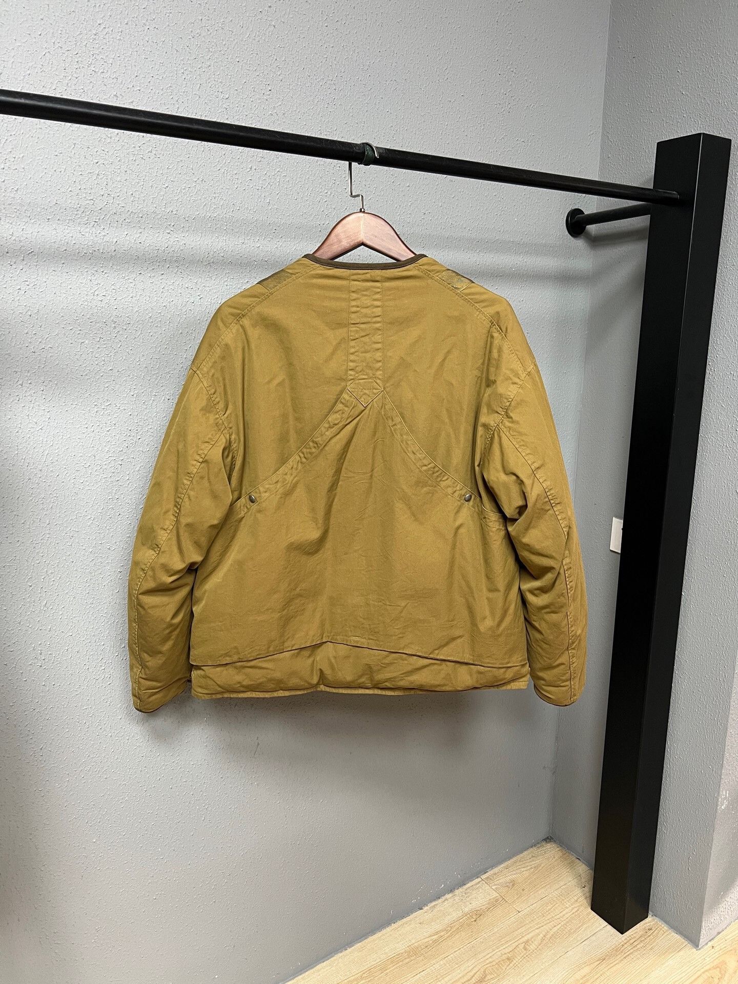 Visvim visvim khaki collarless down jacket Size US M / EU 48-50 / 2 - 2 Thumbnail