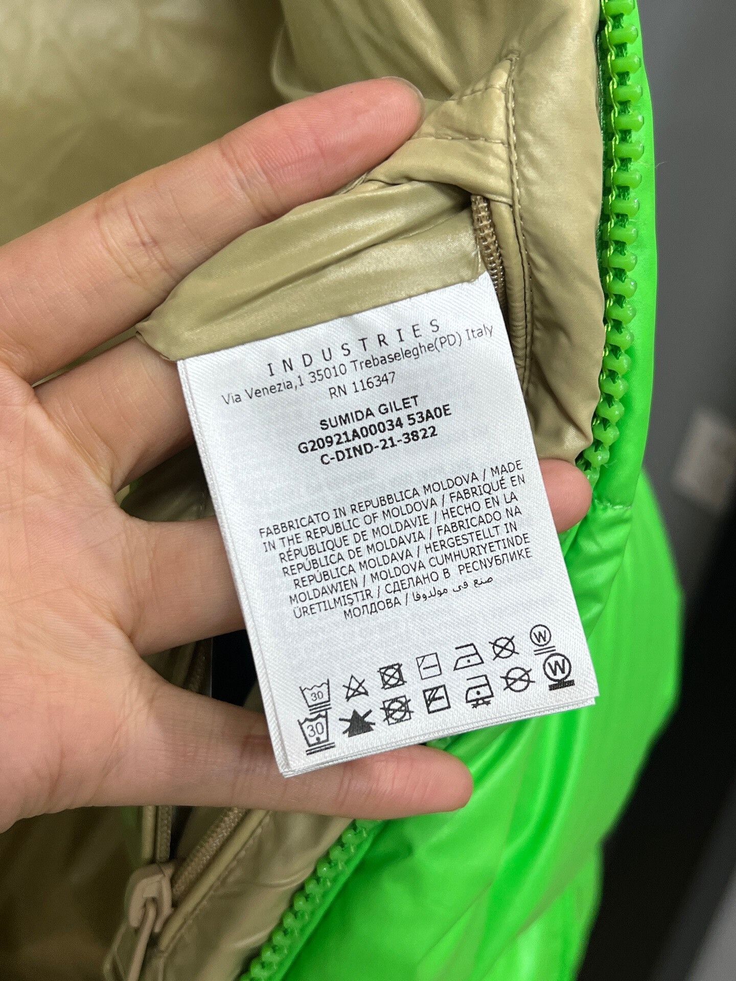 Moncler moncler sumida neon green puffer vest Size US M / EU 48-50 / 2 - 6 Thumbnail