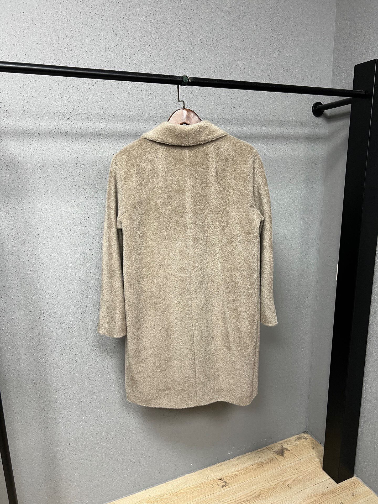 Max Mara double-breasted alpaca wool coat Size M / US 6-8 / IT 42-44 - 2 Thumbnail