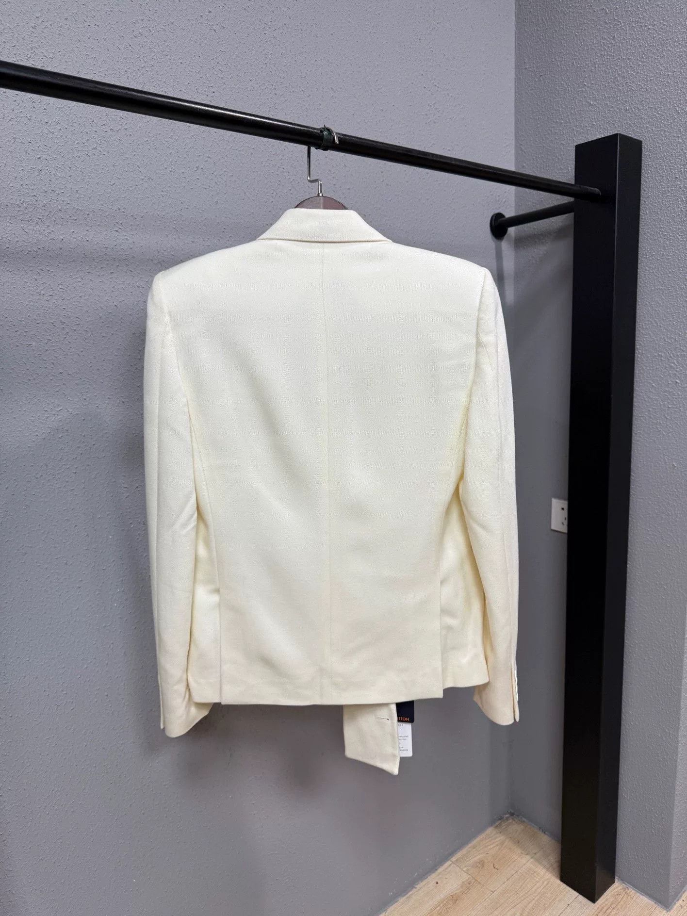 Louis Vuitton louis vuitton white peace dove blazer Size US L / EU 52-54 / 3 - 2 Thumbnail