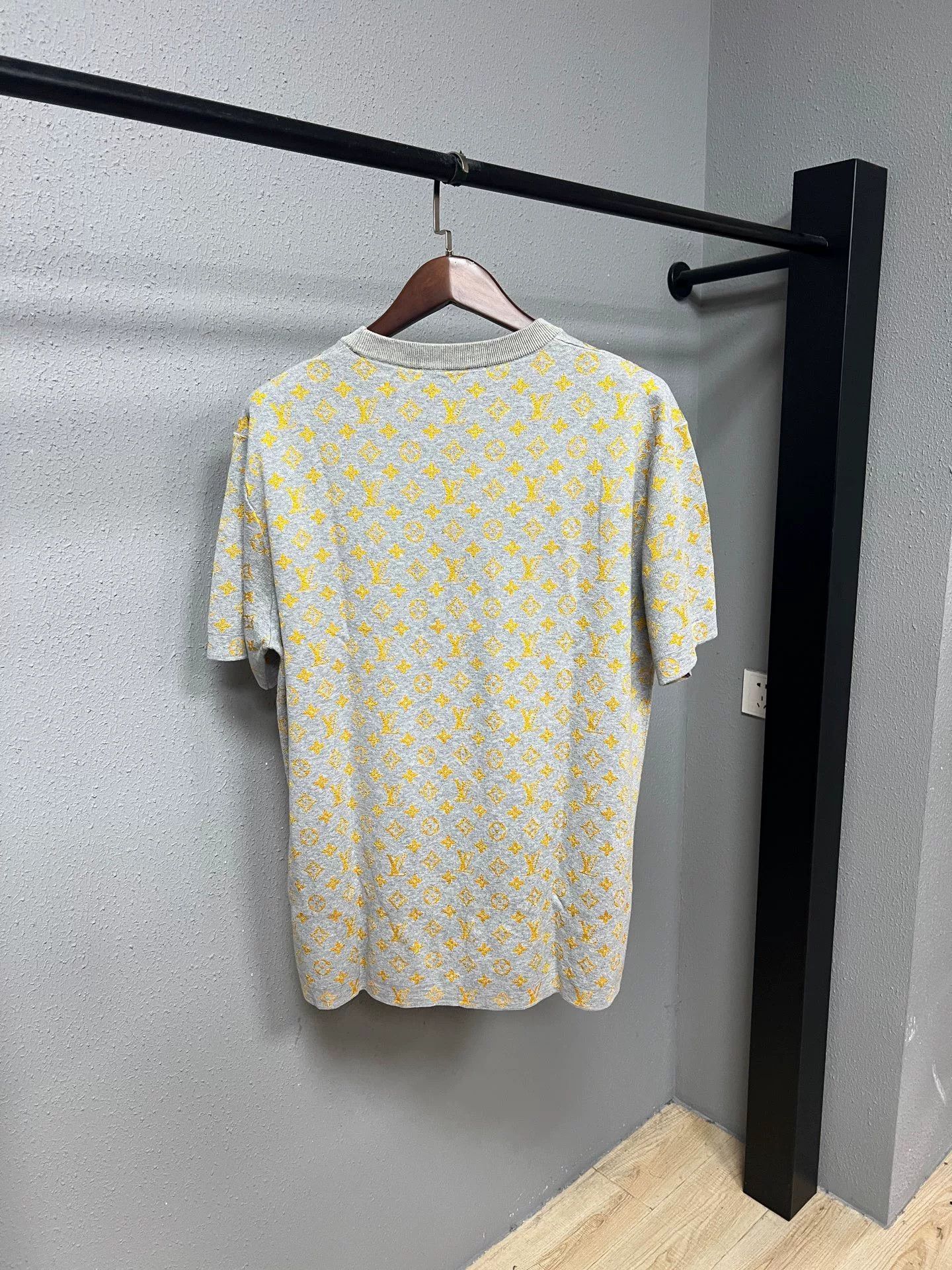 Louis Vuitton louis vuitton knit short sleeve shirt Size US XL / EU 56 / 4 - 2 Thumbnail