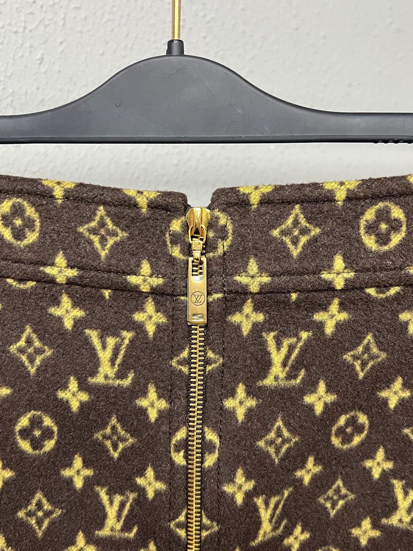 Louis Vuitton louis vuitton brown monogram cashmere skirt Size 38" / US 16 / IT 52 - 4 Thumbnail