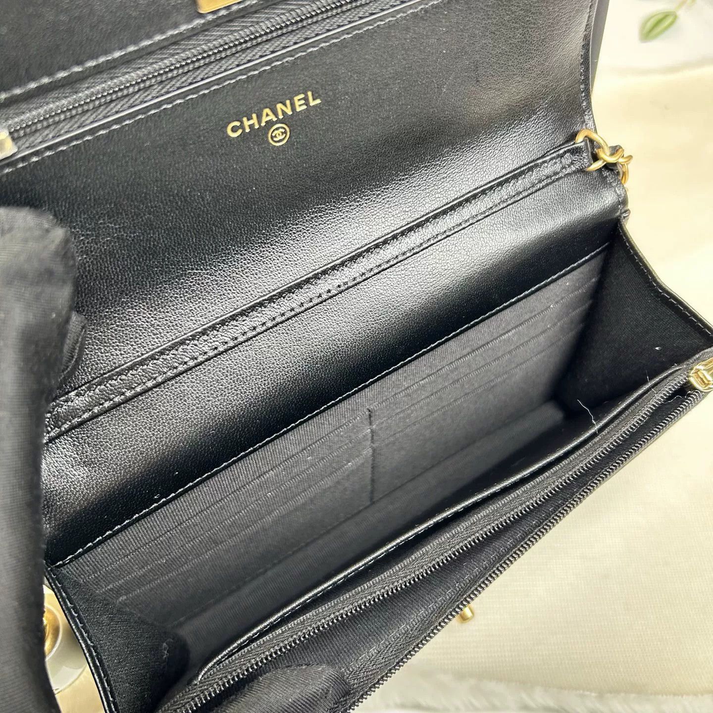 Chanel Pre-loved Bag Very good condition Size ONE SIZE - 3 Thumbnail