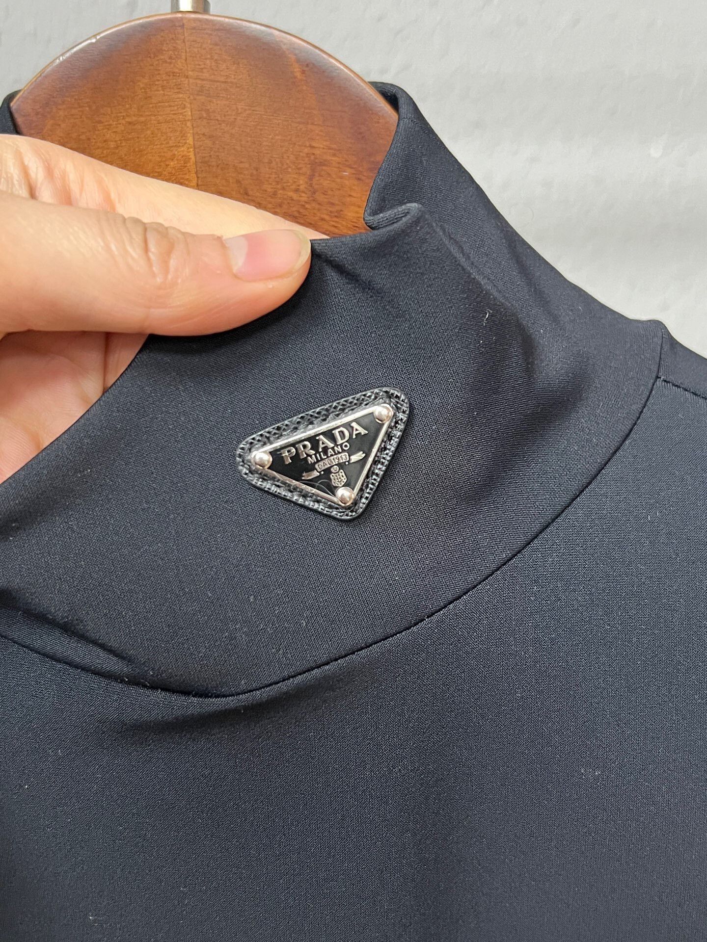 Prada prada black triangle logo bodysuit Size XS / US 0-2 / IT 36-38 - 3 Thumbnail