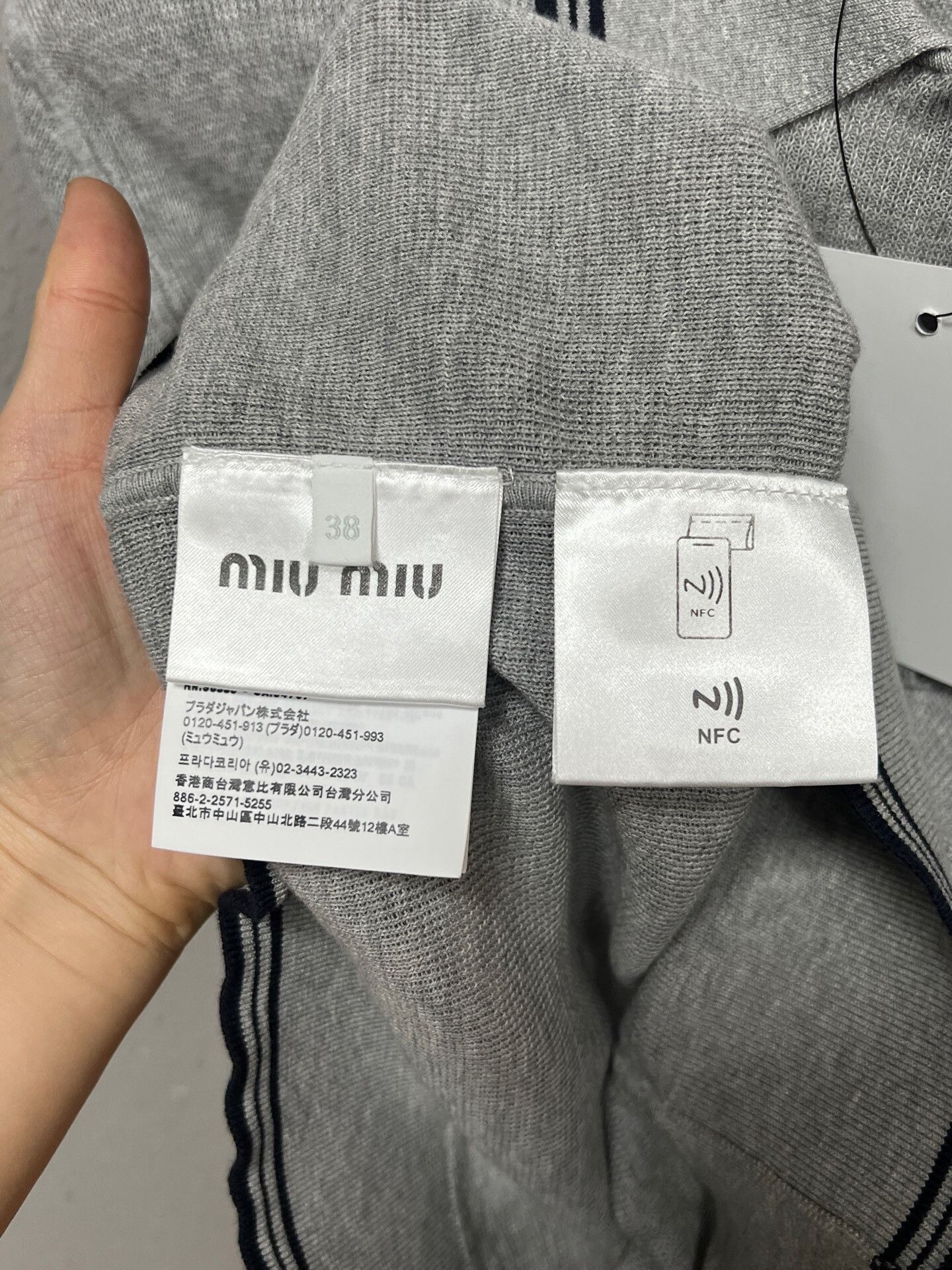 Miu Miu gray knitted polo short sleeve top Size S / US 4 / IT 40 - 4 Thumbnail