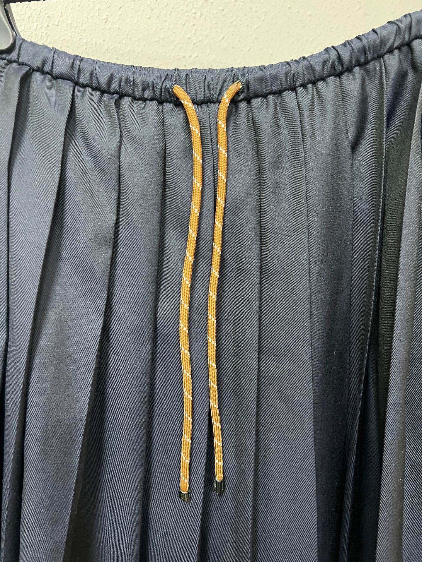 Miu Miu Miu Miu Logo Drawstring Pleated Skirt Size 36" / US 14 / IT 50 - 3 Thumbnail