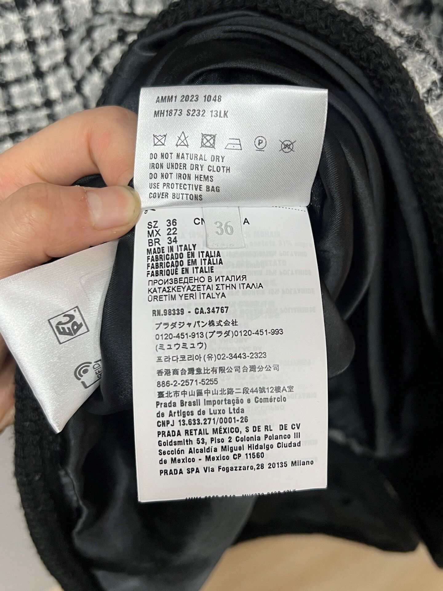 Miu Miu miu miu black and white plaid jacket Size S / US 4 / IT 40 - 6 Thumbnail