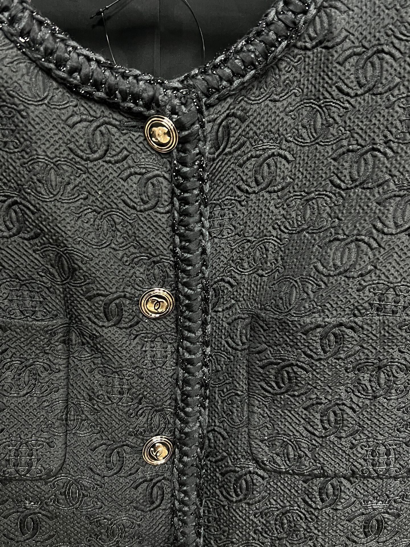 Chanel Chanel Black Double C Embossed Jacket Size L / US 10 / IT 46 - 3 Thumbnail