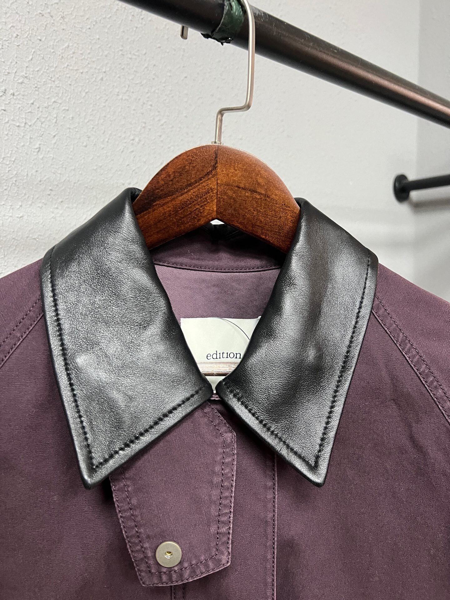 Kassl Editions burgundy lapel hunting jacket size xs Size XS / US 0-2 / IT 36-38 - 3 Thumbnail