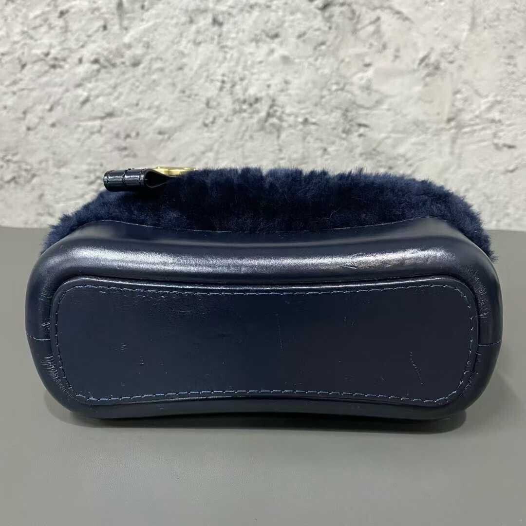 Chanel Chanel Blue Fur Shoulder Bag Size ONE SIZE - 5 Thumbnail