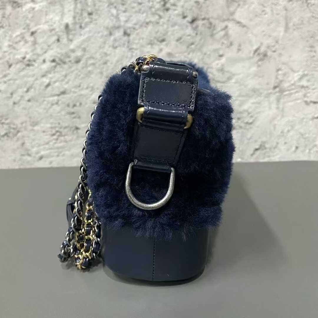 Chanel Chanel Blue Fur Shoulder Bag Size ONE SIZE - 3 Thumbnail