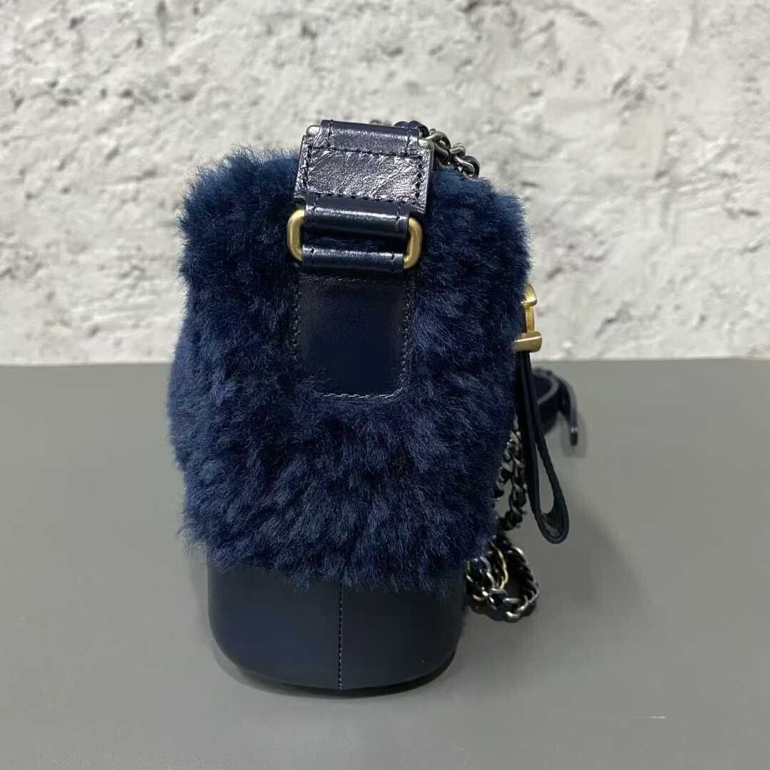 Chanel Chanel Blue Fur Shoulder Bag Size ONE SIZE - 4 Thumbnail