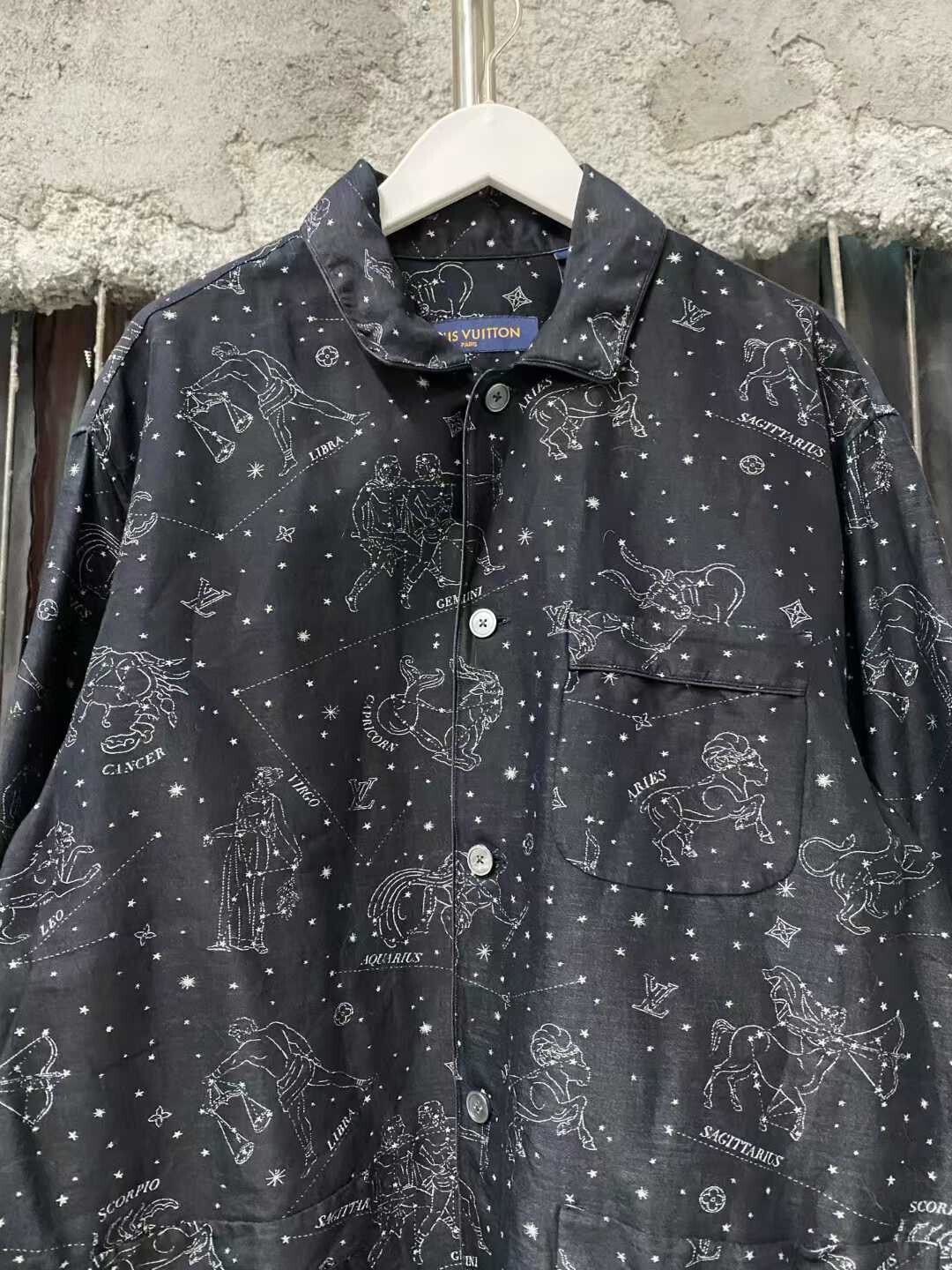 Louis Vuitton louis vuitton constellation long sleeve shirt Size US M / EU 48-50 / 2 - 3 Thumbnail