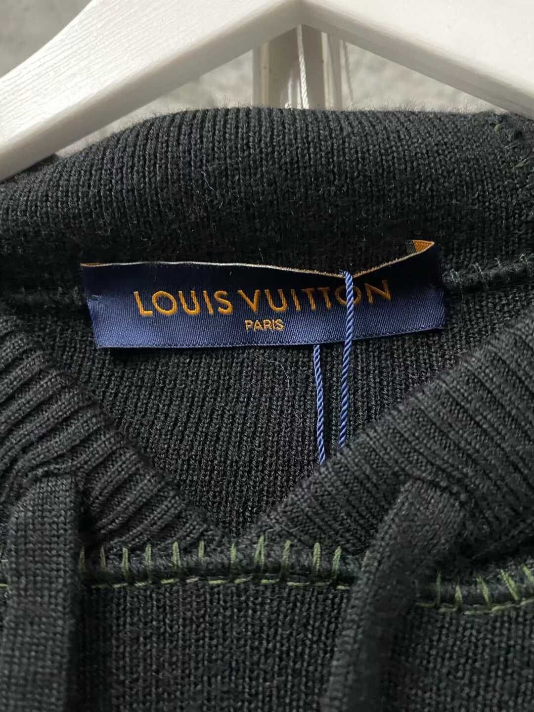 Louis Vuitton Louis Vuitton Black Wool Hoodie Size L Size US L / EU 52-54 / 3 - 5 Thumbnail