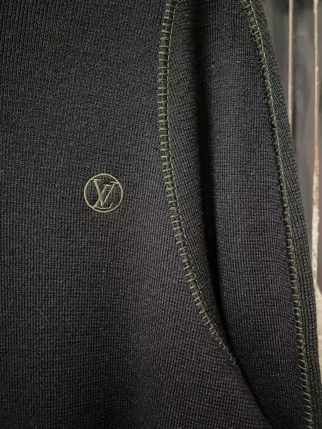 Louis Vuitton Louis Vuitton Black Wool Hoodie Size L Size US L / EU 52-54 / 3 - 4 Thumbnail