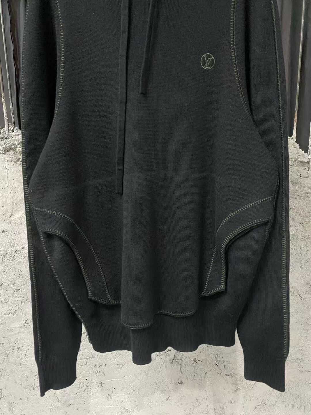 Louis Vuitton Louis Vuitton Black Wool Hoodie Size L Size US L / EU 52-54 / 3 - 6 Thumbnail