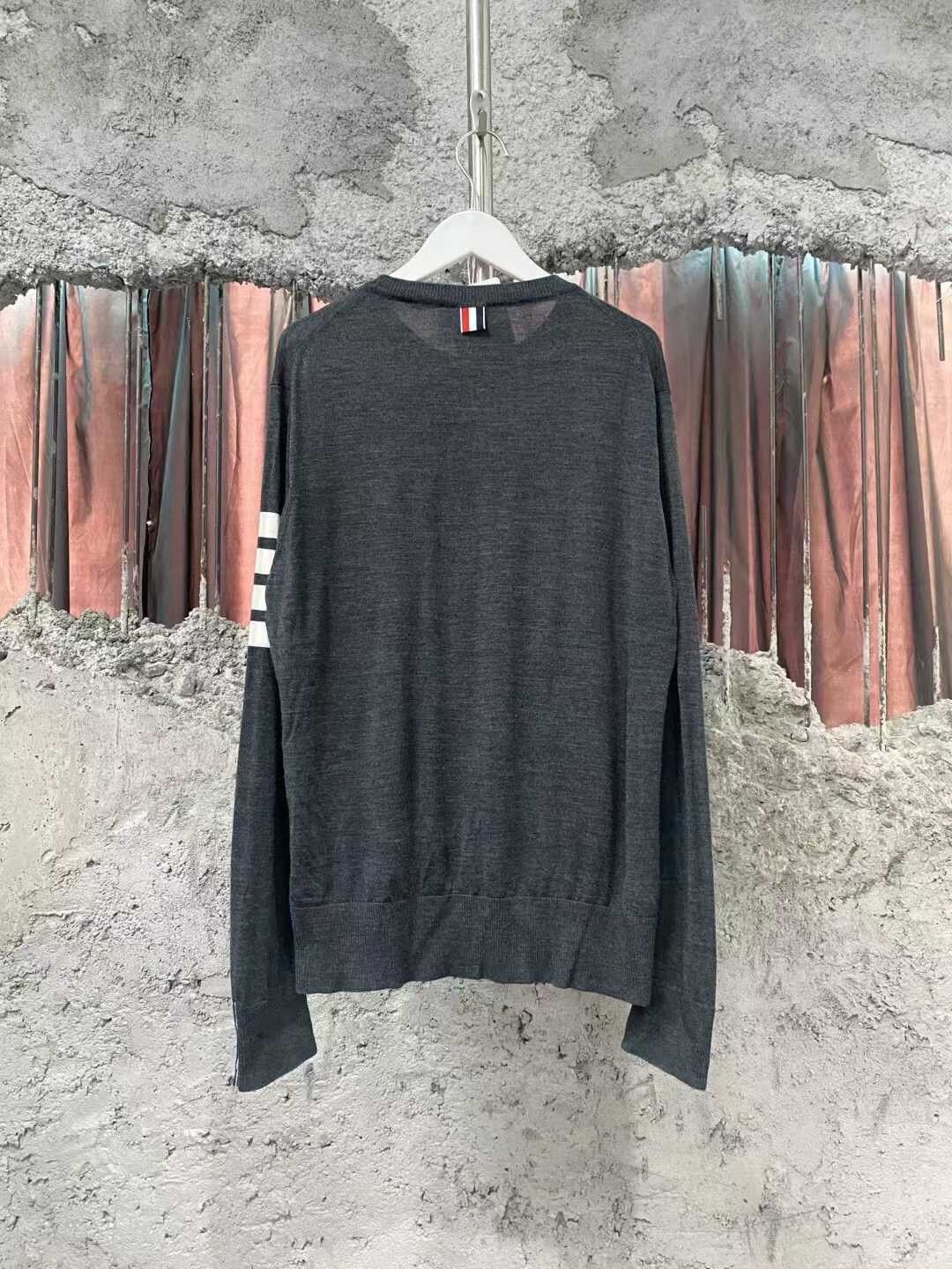 Thom Browne thom browne dark gray knit sweater Size US M / EU 48-50 / 2 - 2 Thumbnail
