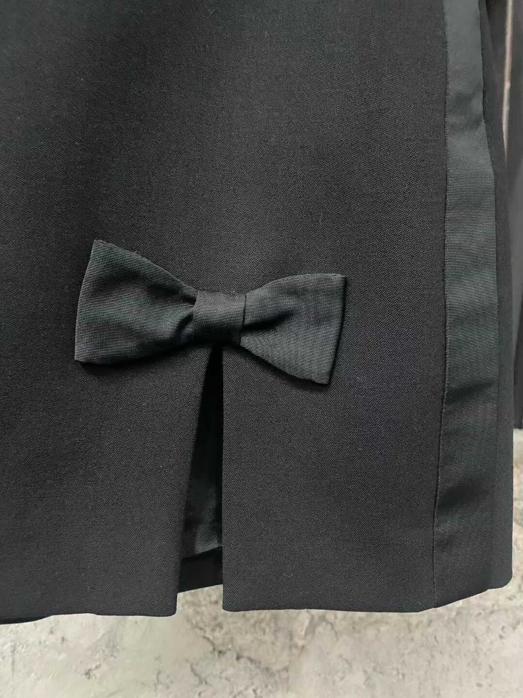 Miu Miu miumiu black bow short skirt Size 38" / US 16 / IT 52 - 5 Thumbnail