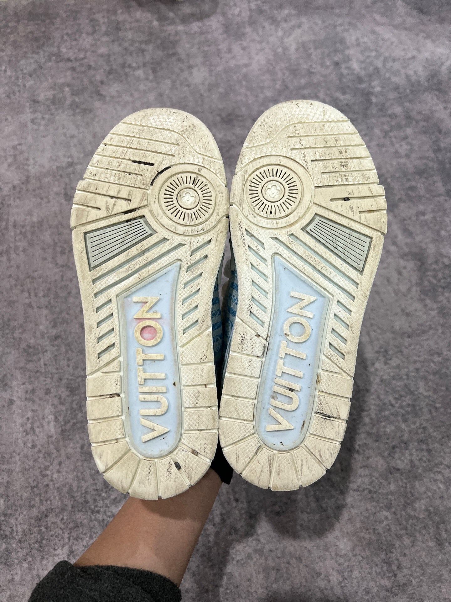 Louis Vuitton louis vuitton blue and white striped trainers Size US 5.5 / EU 38 - 8 Thumbnail