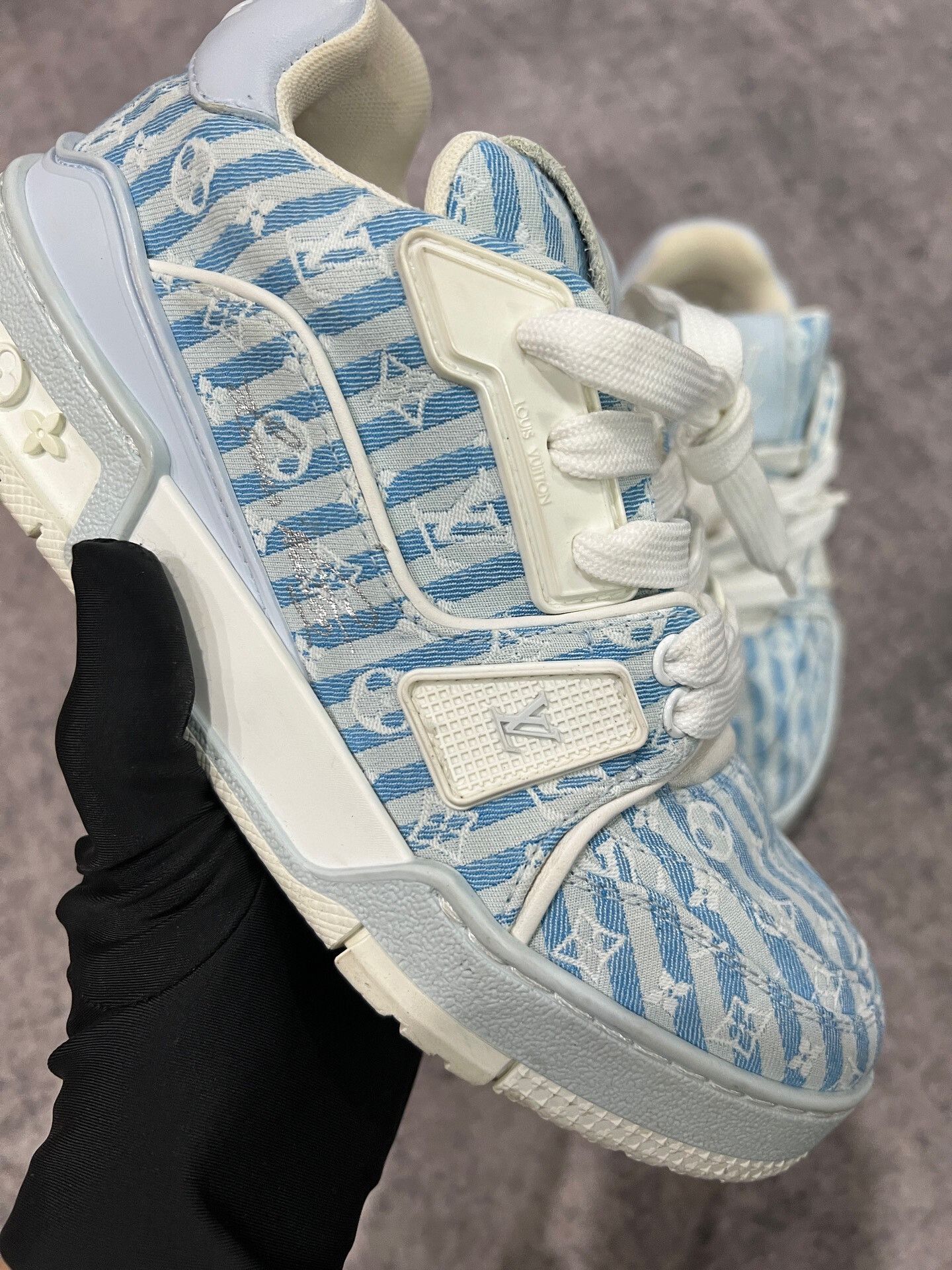 Louis Vuitton louis vuitton blue and white striped trainers Size US 5.5 / EU 38 - 3 Thumbnail