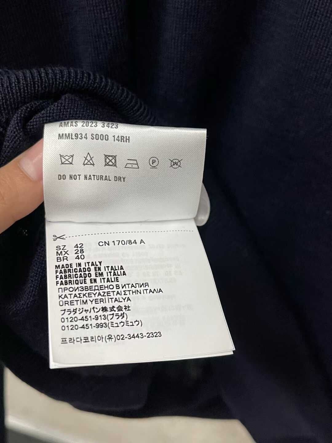 Miu Miu Miumiu Navy Long Sleeve Polo Shirt Size L / US 10 / IT 46 - 6 Thumbnail