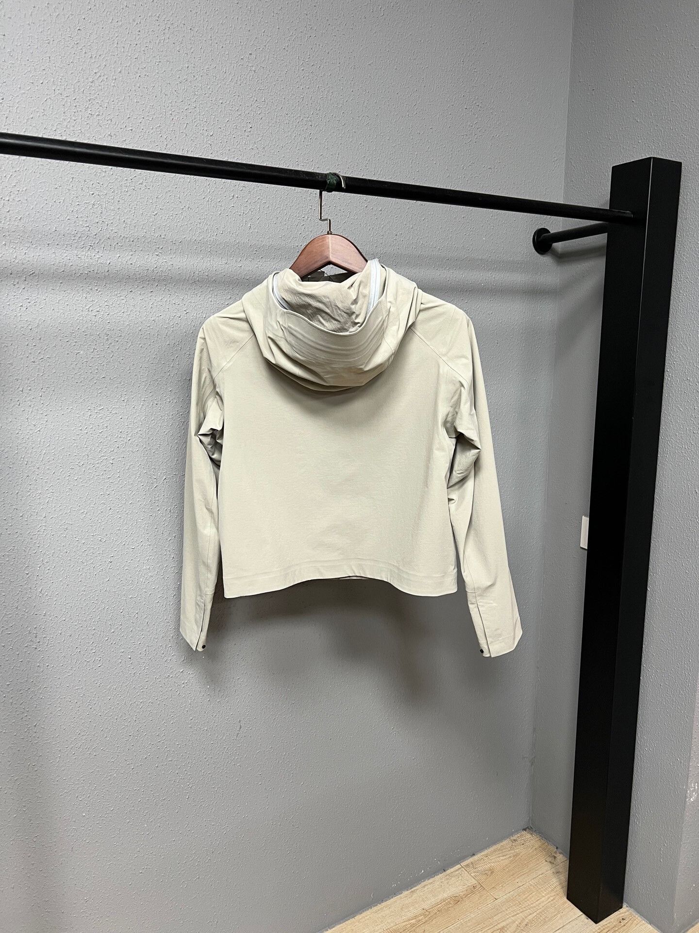 Arc'teryx arcteryx long sleeve shell jacket in beige Size US S / EU 44-46 / 1 - 2 Thumbnail