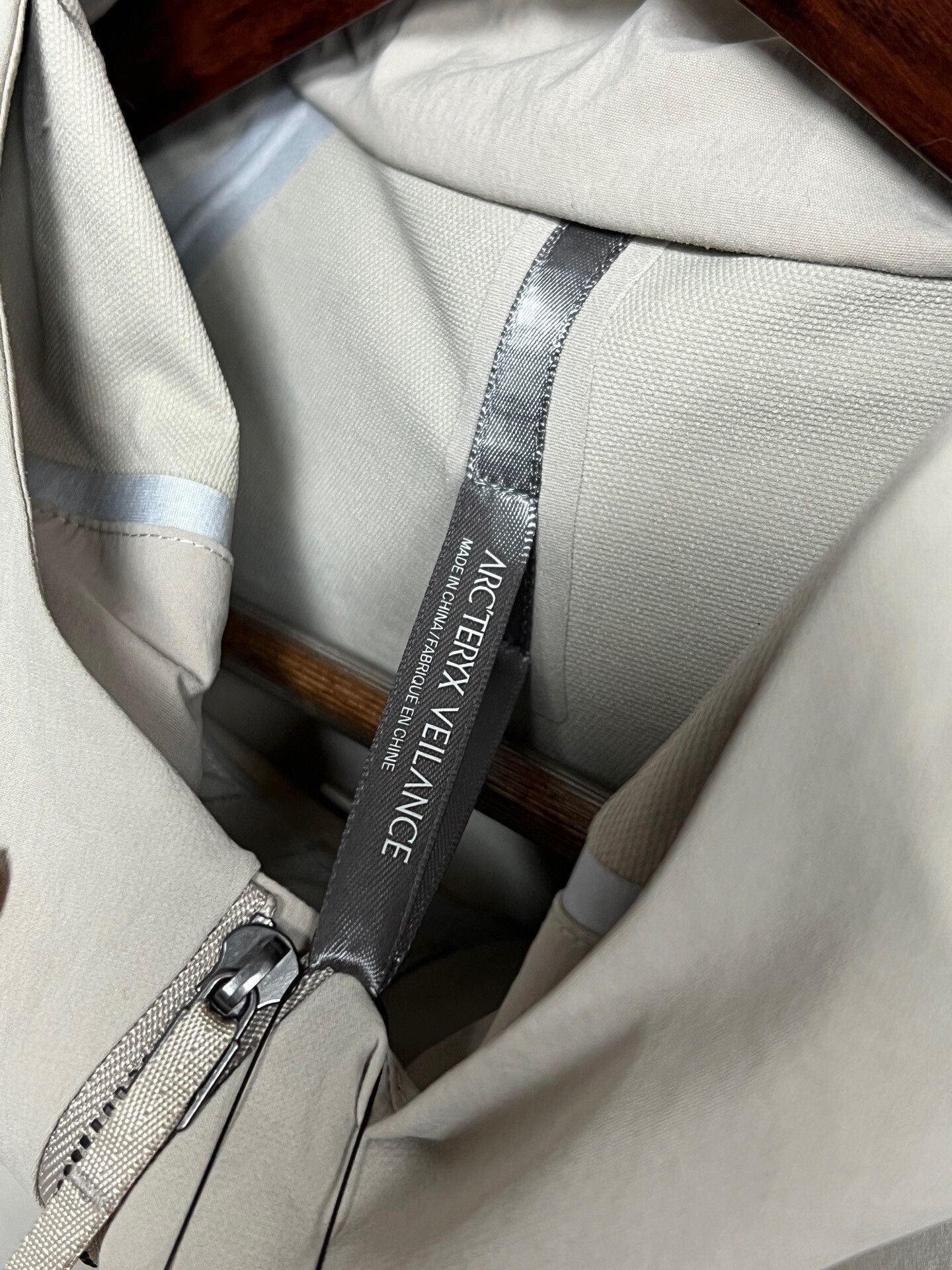 Arc'teryx arcteryx long sleeve shell jacket in beige Size US S / EU 44-46 / 1 - 4 Thumbnail