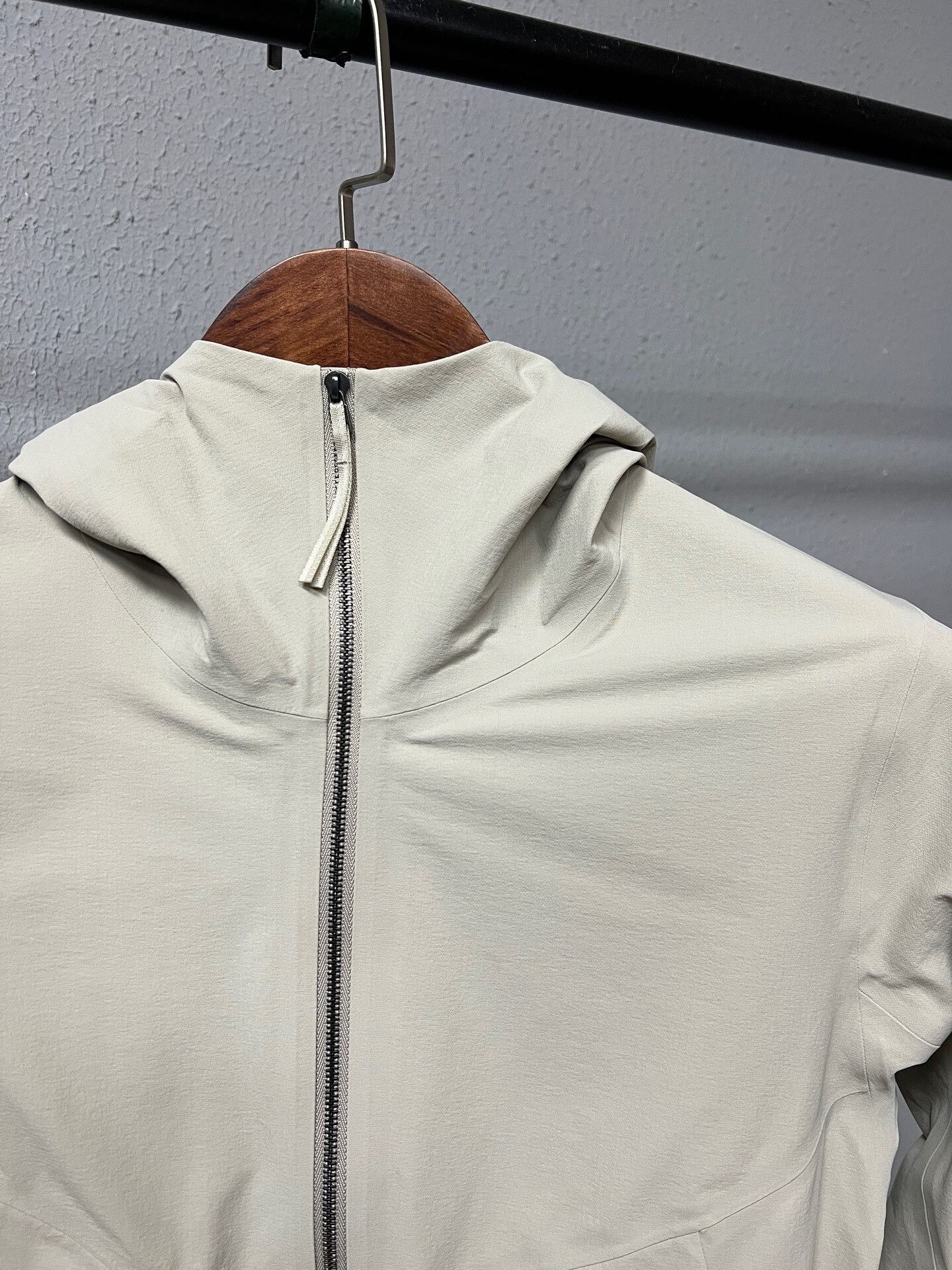 Arc'teryx arcteryx long sleeve shell jacket in beige Size US S / EU 44-46 / 1 - 3 Thumbnail
