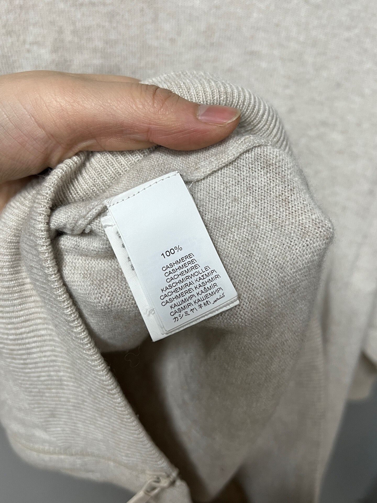 Brunello Cucinelli Brunello Cucinelli Beaded Cashmere Jacket Size XS / US 0-2 / IT 36-38 - 4 Thumbnail