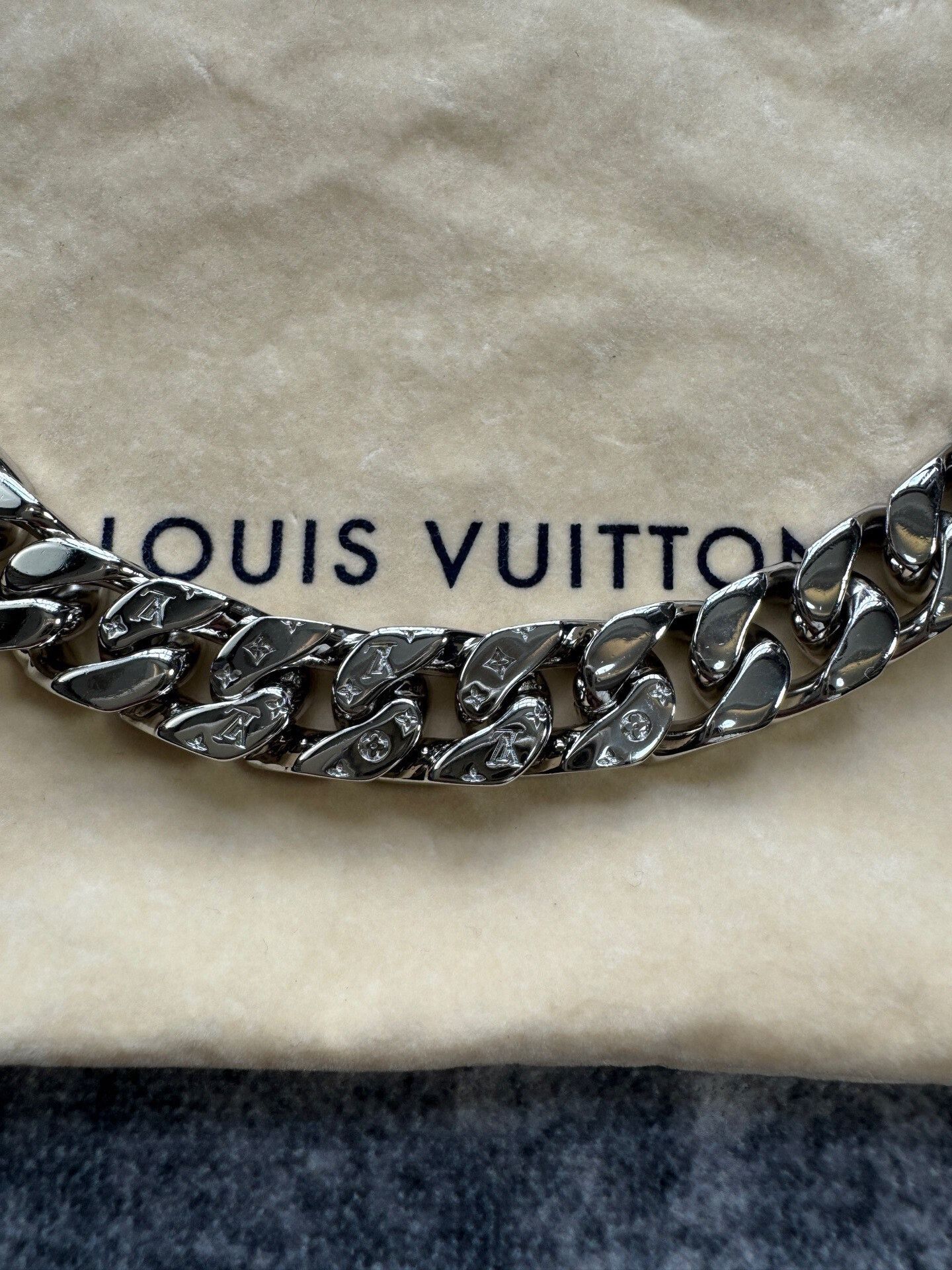 Louis Vuitton Louis Vuitton Silver Cuba Necklace Size ONE SIZE - 4 Thumbnail