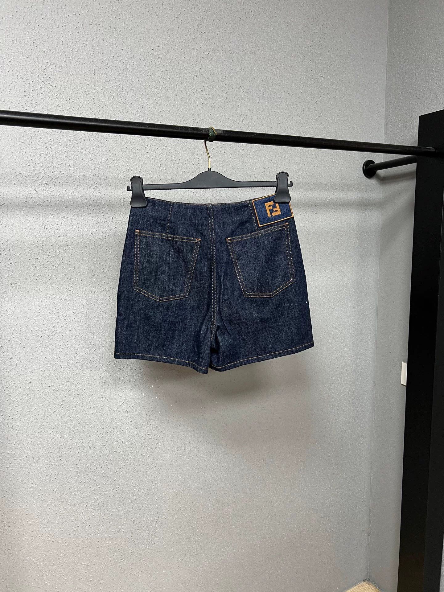 Fendi Fendi Denim Patchwork Shorts Size 38 Size 38" / US 16 / IT 52 - 2 Thumbnail