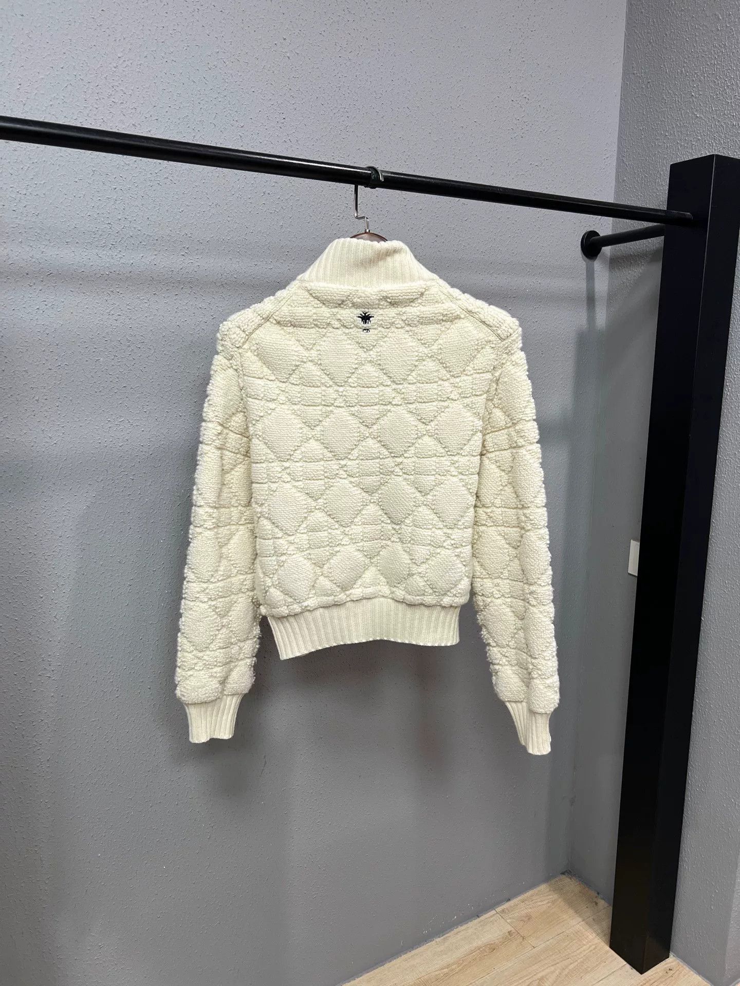 Dior Dior Beige Quilted Knit Sweater Size L / US 10 / IT 46 - 2 Thumbnail