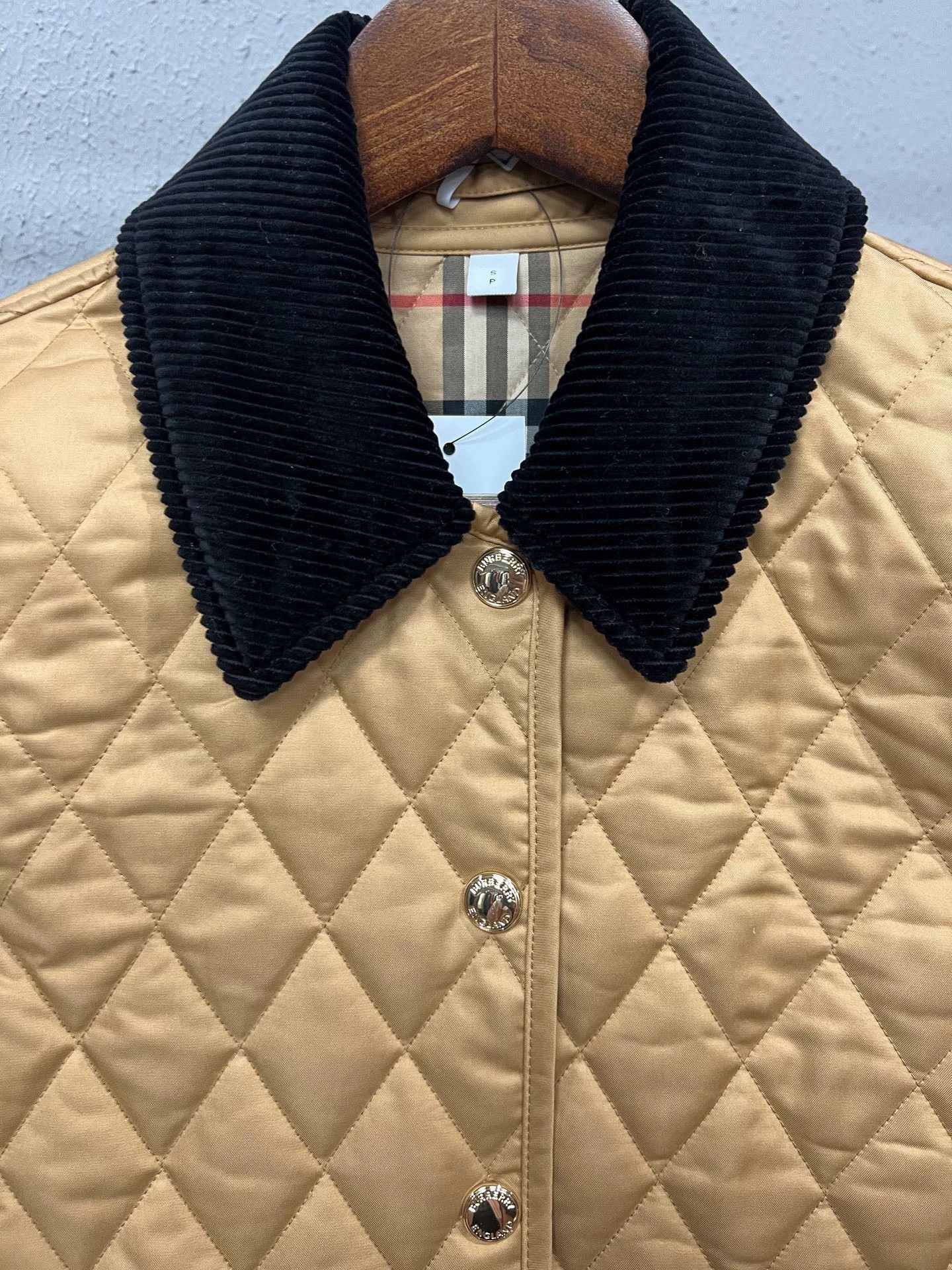 Burberry burberry quilted cotton jacket in beige Size US S / EU 44-46 / 1 - 3 Thumbnail