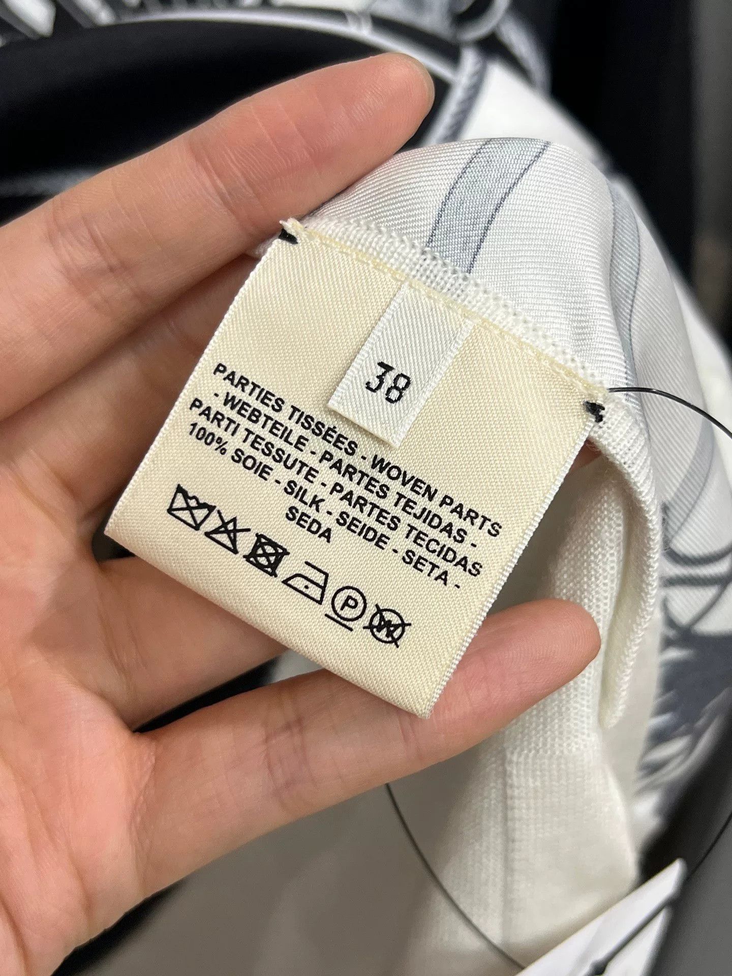 Hermes hermes black and white silk short sleeve Size M / US 6-8 / IT 42-44 - 3 Thumbnail